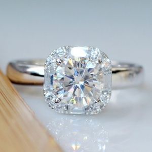 Silver and  CZ ring size 5 |  Round Cz and silver ring